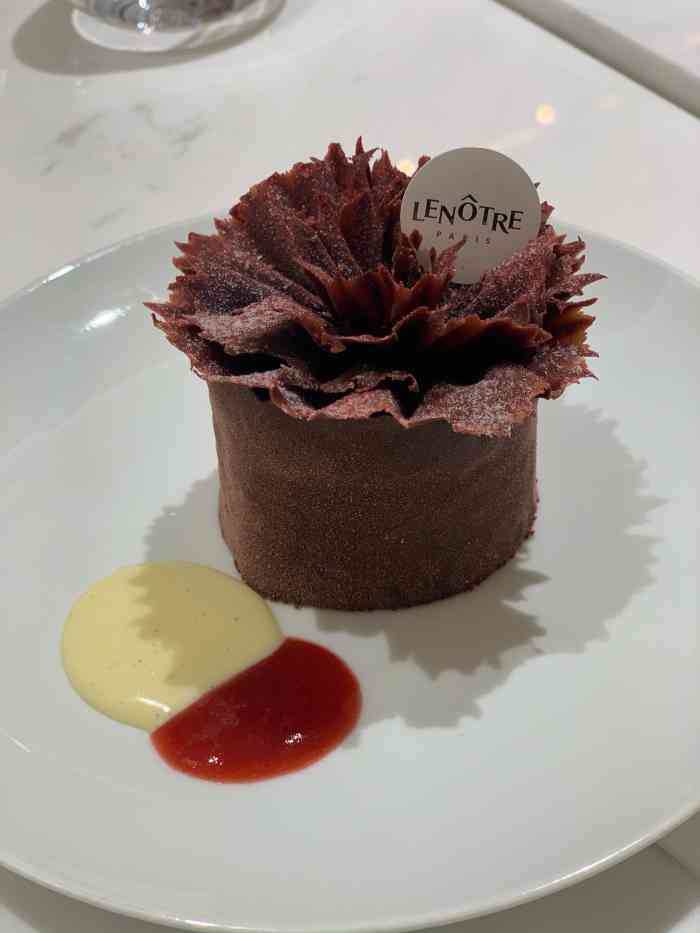 len08tre 雷诺特法式西点(新天地店)-"一家开设在新天地时尚商圈的