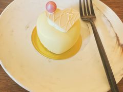 芒果慕斯蛋糕-粤海喜来登酒店·&More聚驿(天河城店)