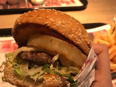 -The Habit Burger Grill 哈比特汉堡(复兴soho店)