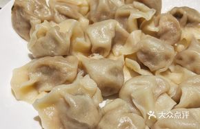 Pork Dumplings with Soup