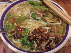 -云阿蛮云南生烫牛肉米线(奉贤路店)