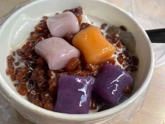 木梨膏小摊-"开了很久了吧好像10几年了,天热和天冷都.