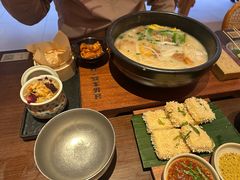 -银米·云南传统过桥米线(双廊黑金冠店)