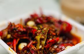 Scallion Stir-fried Lobster