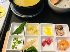 云南过桥米线-云海肴·云南小炒·汽锅鸡(天津国金汇店)