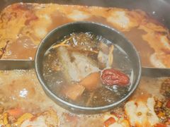 -老牌坊云南鱼豆花火锅(哈西万达店)