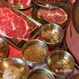 不愧是西塔老太太‼️麻酱烤肉香晕了…