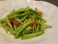 芦蒿咸肉丝-香山湖渔家大院