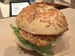 黄金三脆多汁鸡堡-必胜客(吾悦国际广场店)