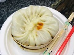 蟹黄汤包-泰龙城小吃街