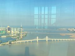 -珠海瑞吉酒店游泳池