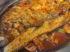 -鸣记脆皮烤鱼·海鲜烤鱼(三八广场店)