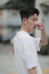 -一家只做男发烫染的店