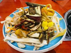 -菌之家·专业纯野生菌火锅·特色炒菌