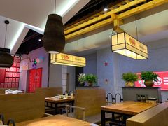 大堂-怪噜范·老贵阳街头名小吃(鸿通城店)