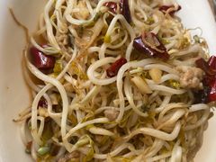 肉炒黄豆芽-东北四季饺子王(华山路店)