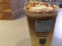 黄金犇犇厚乳拿铁-瑞幸咖啡(长城万富汇店)