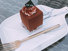 -UNI UNI(环亚凯瑟琳店)