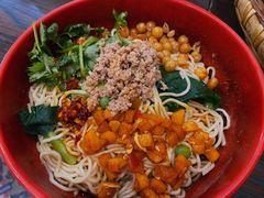 重庆小面-爆炸头阿姨小四川正宗川味小吃(无任何分店)