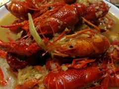 特色蒜香龙虾-虾弄弄海派小龙虾·牛羊蝎子火锅