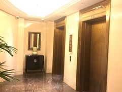 -上海半岛酒店-地下停车场