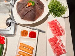 -海底捞火锅鲜切牛肉主题店(长寿路店)