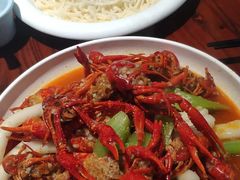-茸梅路右拐龙虾-农家菜(松江店)
