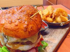 双蛋指椒牛肉汉堡-魏斯理汉堡(西安沣东吾悦店)