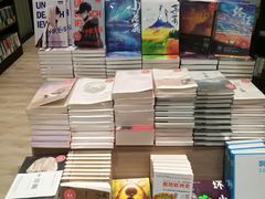 -钟书阁(群光广场店)