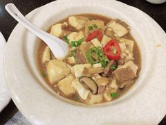 冬菇火腩焖山水豆腐-美极鲜食坊(宝安南路店)