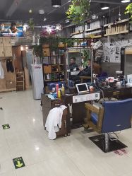 -阿兵荣辉美容理发有限公司