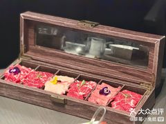 -左庭右院鲜牛肉火锅黑金店(陆家嘴中心店)