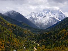 -亚拉雪山风景区
