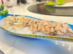 -周老三跷脚牛肉·全牛火锅(非遗传承店)