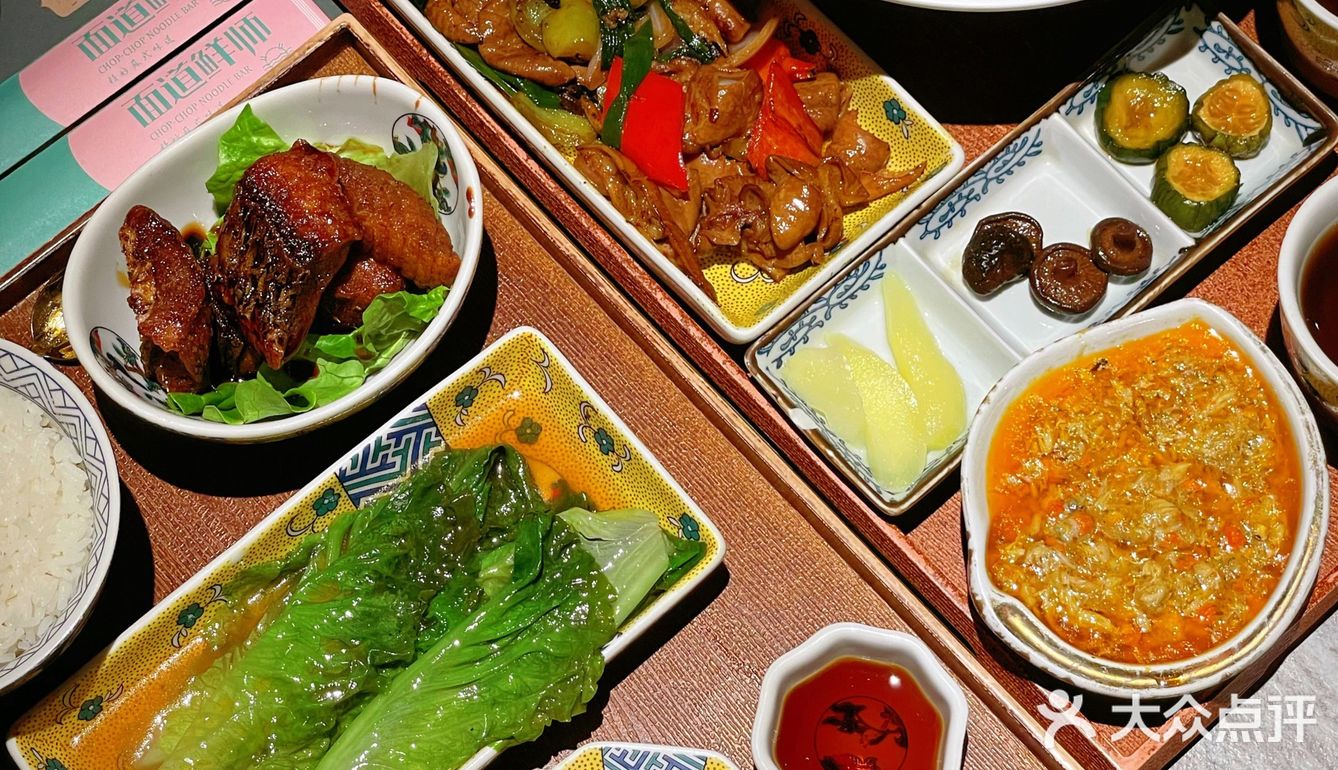 八只苏杭大闸蟹黄做成的秃黄油拌饭