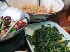 -有红鸡毛店·川菜(建设路店)