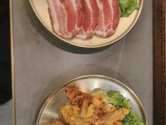 -围炉肉舍•炭烤活鳗•丹东海鲜烤肉(步行街店)