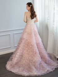 -伯瓷皇后婚纱艺术空间