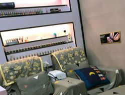 -美斯洛美甲美睫连锁店