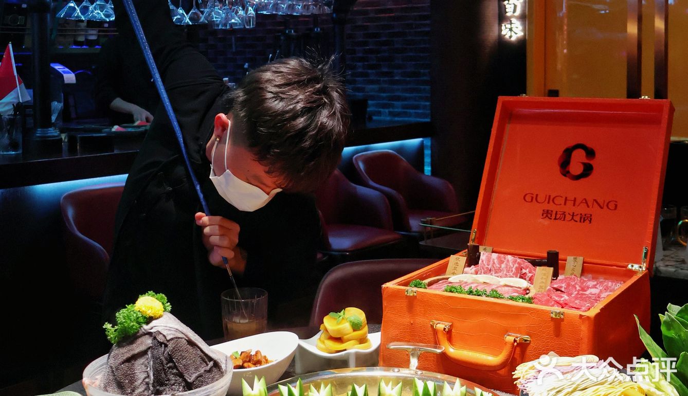 海口贵场火锅开业一周年啦！！人巨多😭