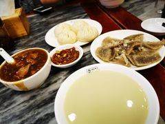 猪肉三鲜包子-天兴居(鲜鱼口街店)