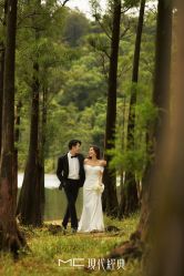 -现代经典婚纱摄影