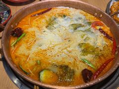 -洱火云南酸菜牛肉火锅(石景山当代商城店)