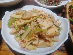 菠萝芒果拌苦瓜-老滇山寨•云南特色菜•地方菜•民族风情歌舞表演(金碧店)