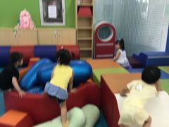 -乐融婴幼儿成长中心(四季青校区)