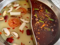 红白锅底-冯鱼头火锅(青蓝山美食一条街店)