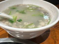 -老天桥酱肉烧饼夹肘子(天桥店)