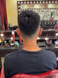 -东方先生国潮男士理发馆
