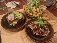 永嘉肉食爱好者迷你桌-O'mills Sourdough Bakery&Bistro(永嘉路店)