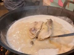 -鲜入围煮花胶鸡海鲜火锅